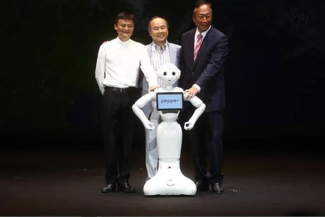 玩機器人，這次馬云輸給了一個女人