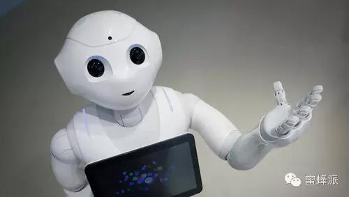 軟銀機器人Pepper亮相臺灣 能看懂你的表情