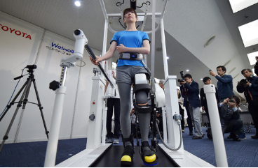 豐田開發(fā)新型機器人腿支架 幫助癱瘓病人恢復(fù)行走能力