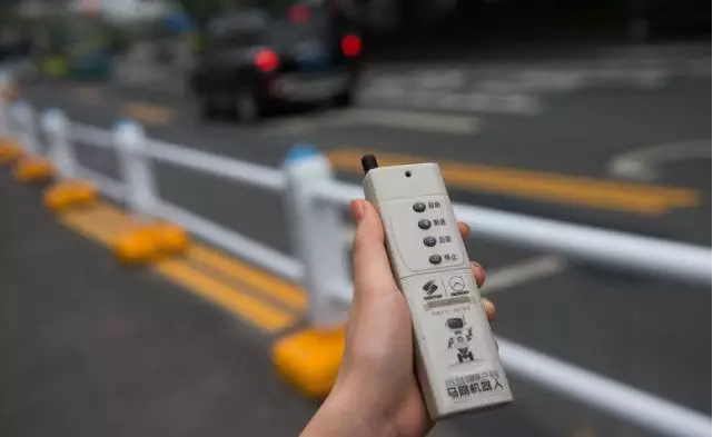 可移動的“馬路機器人”亮相深南大道！