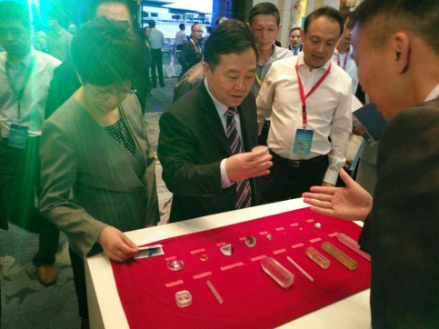 嘉東光學(xué)攜兩大新品參加中博會(huì)