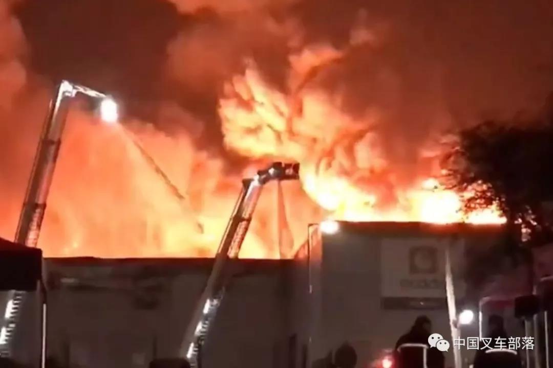 英國最大電商倉庫大火，觸發(fā)機器人倉庫擔憂